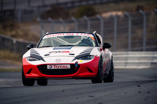 Podiumplekken voor Martin Huisman na debuut in de Mazda MX-5 Cup