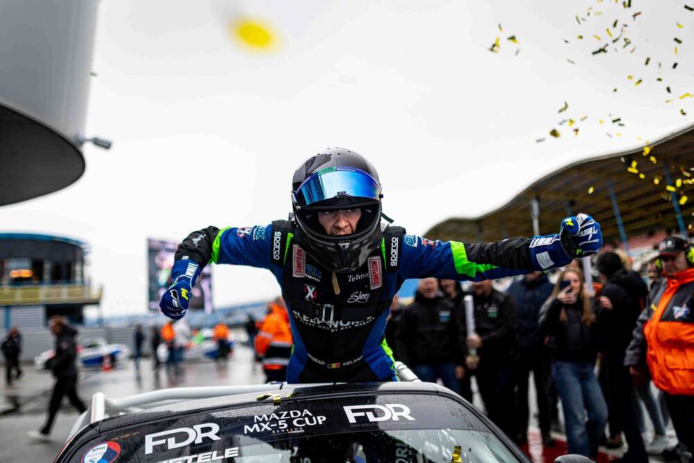 De Ketele grijpt titel in laatste ronde, De Kleijn dominant naar winst in finale op Assen