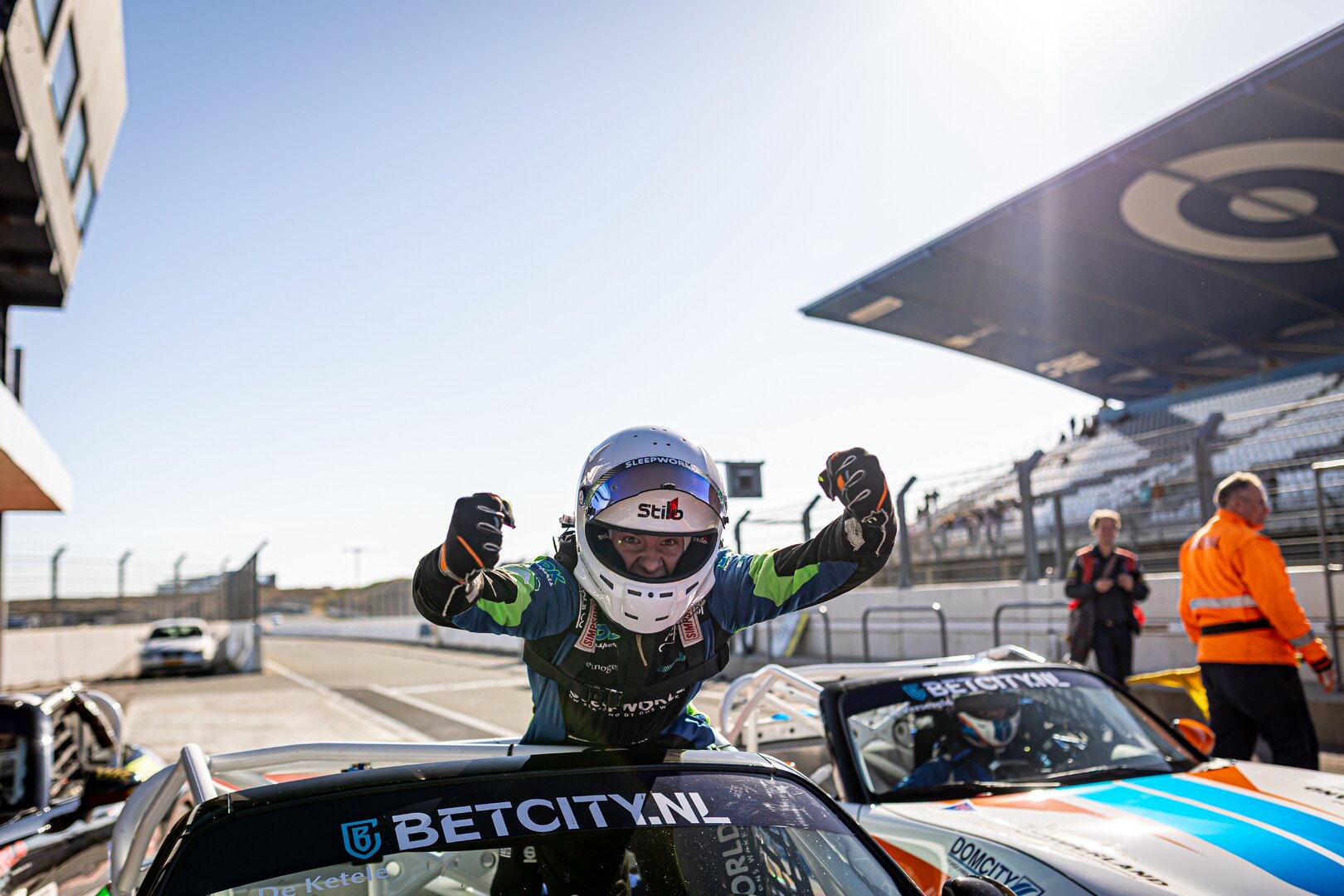 Max Viessmann Racing Voorjaarsraces V-Max Racing Management een groot succes! - Mazda MX-5 Cup